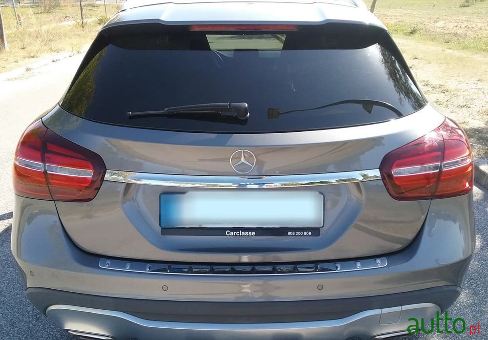 2017' Mercedes-Benz GLA 220 photo #5