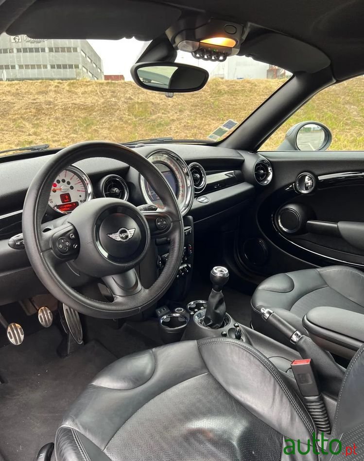 2014' MINI Coupé Cooper S photo #3