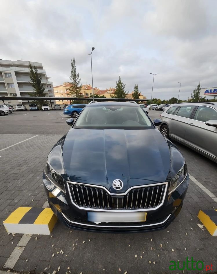 2016' Skoda Superb Break photo #6