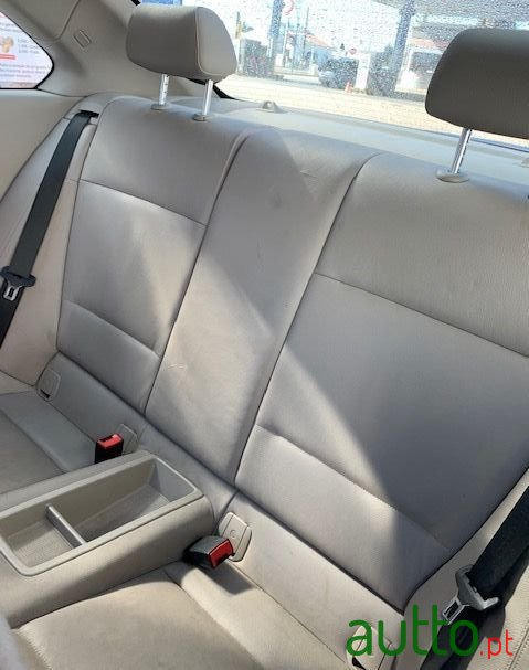 2008' BMW 123 photo #5