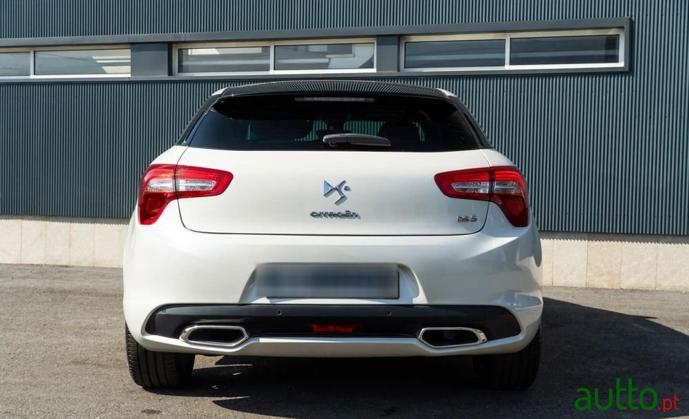 2016' DS Automobiles Ds5 photo #5