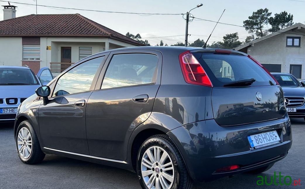 2009' Fiat Grande Punto photo #4