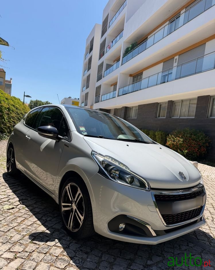 2015' Peugeot 208 photo #2