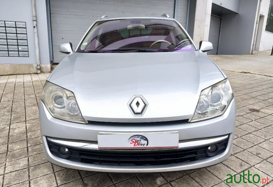 2008' Renault Laguna Break photo #3