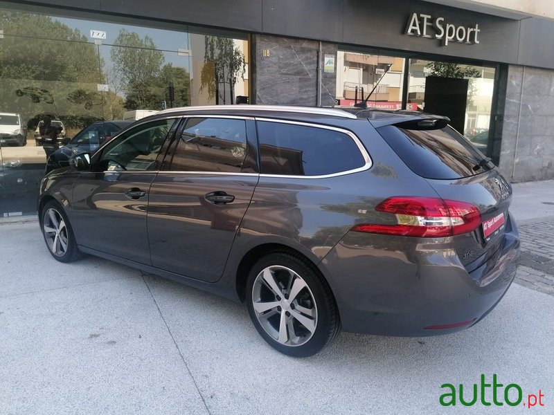 2018' Peugeot 308 Sw photo #5