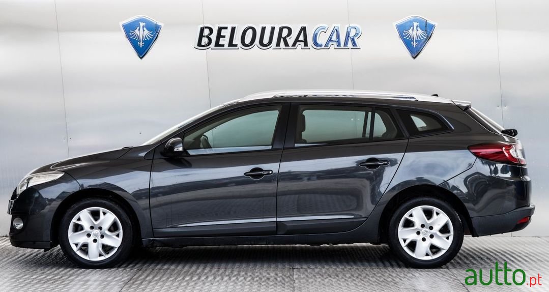 2013' Renault Megane Sport Tourer photo #3