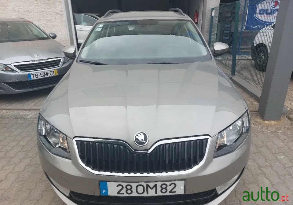 2014' Skoda Octavia Break photo #2