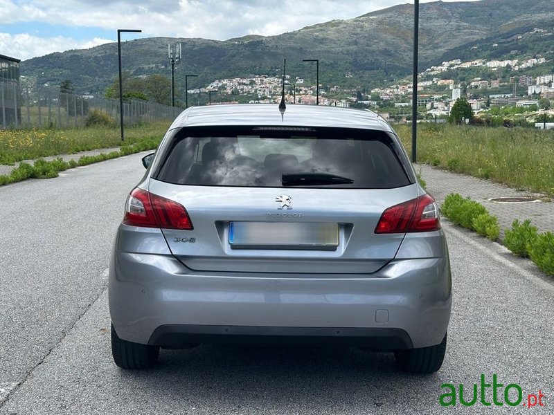 2016' Peugeot 308 1.6 Bluehdi Allure photo #2