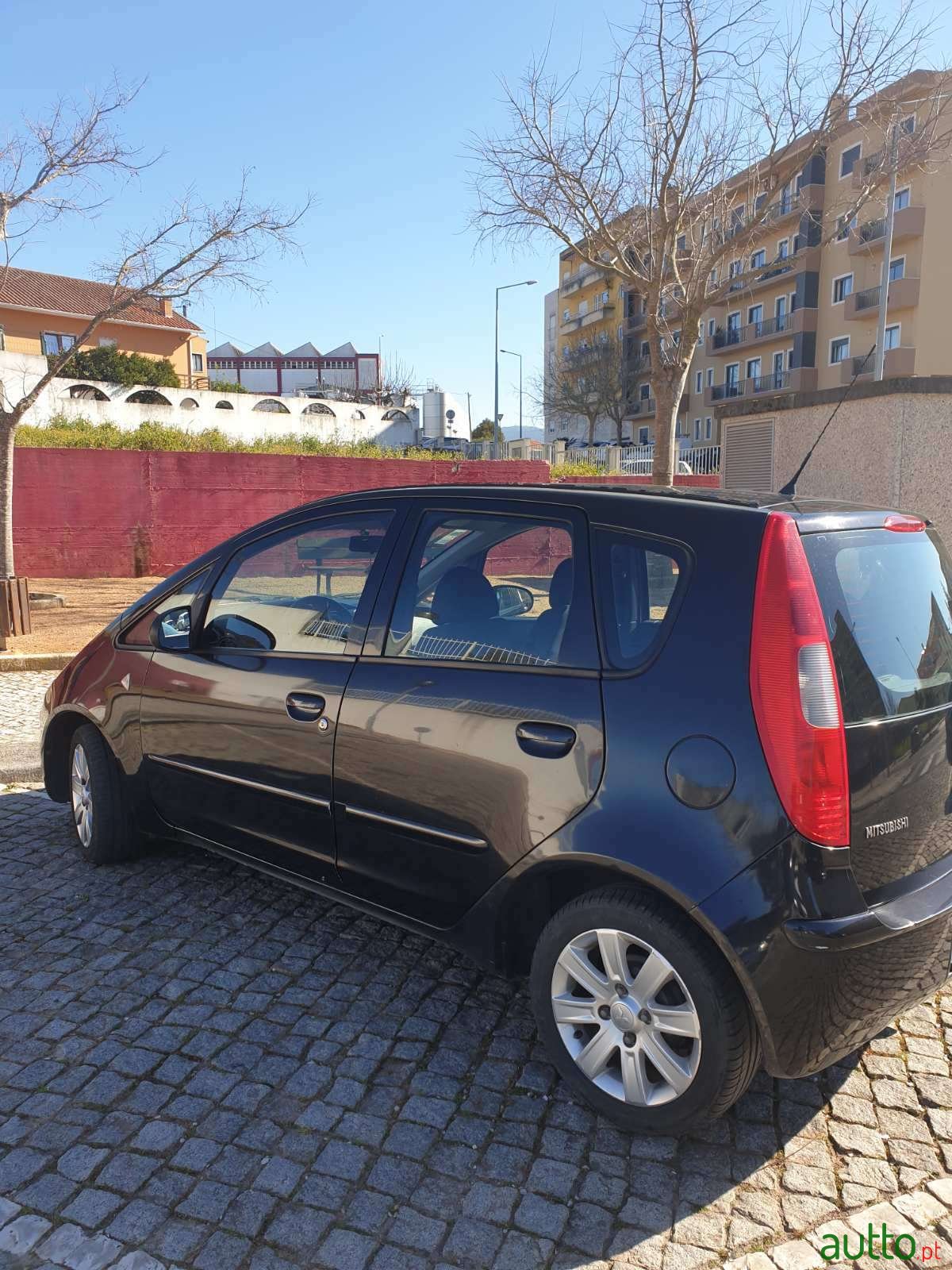 2007' Mitsubishi Colt photo #4