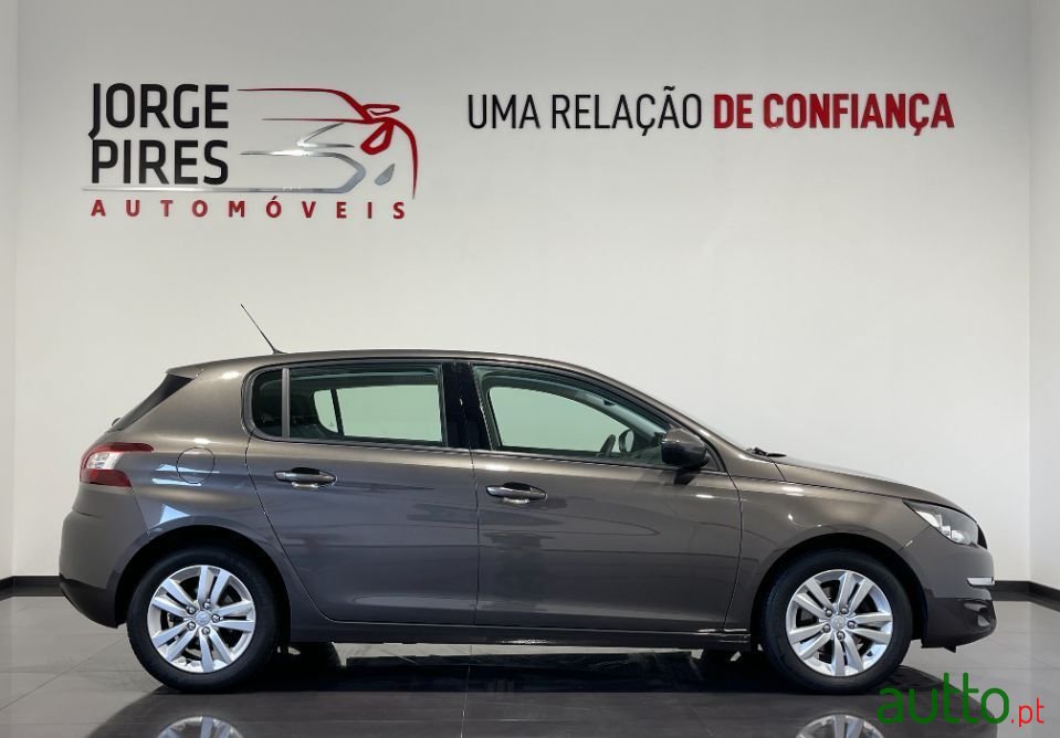 2015' Peugeot 308 photo #3