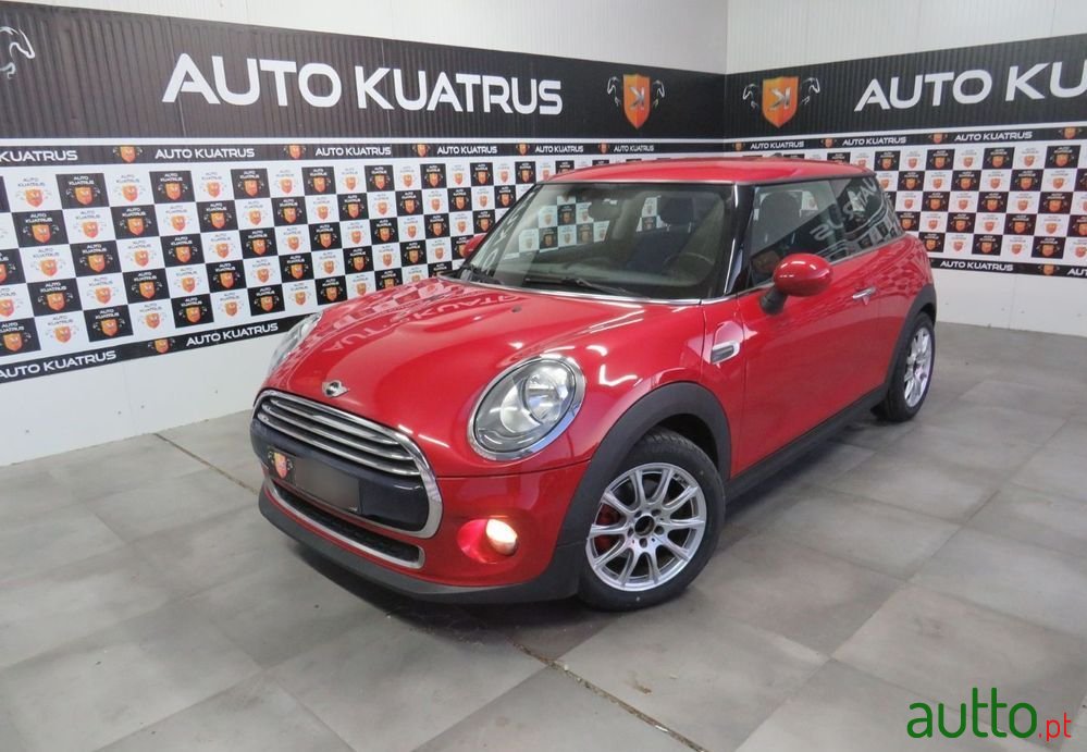 2017' MINI Cooper D photo #4