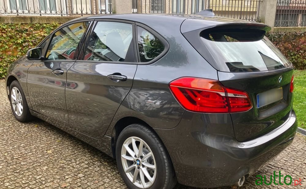 2018' BMW 216 D Advantage photo #6