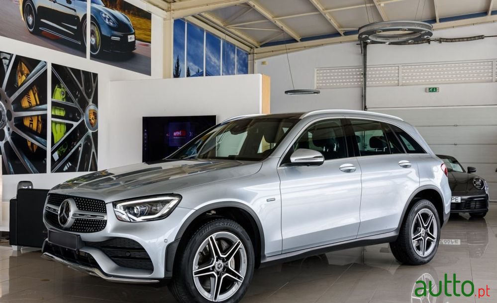2020' Mercedes-Benz GLC 300 De 4Matic photo #1