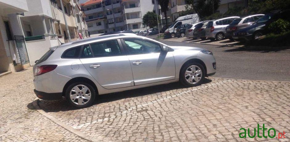2013' Renault Megane Sport Tourer photo #2
