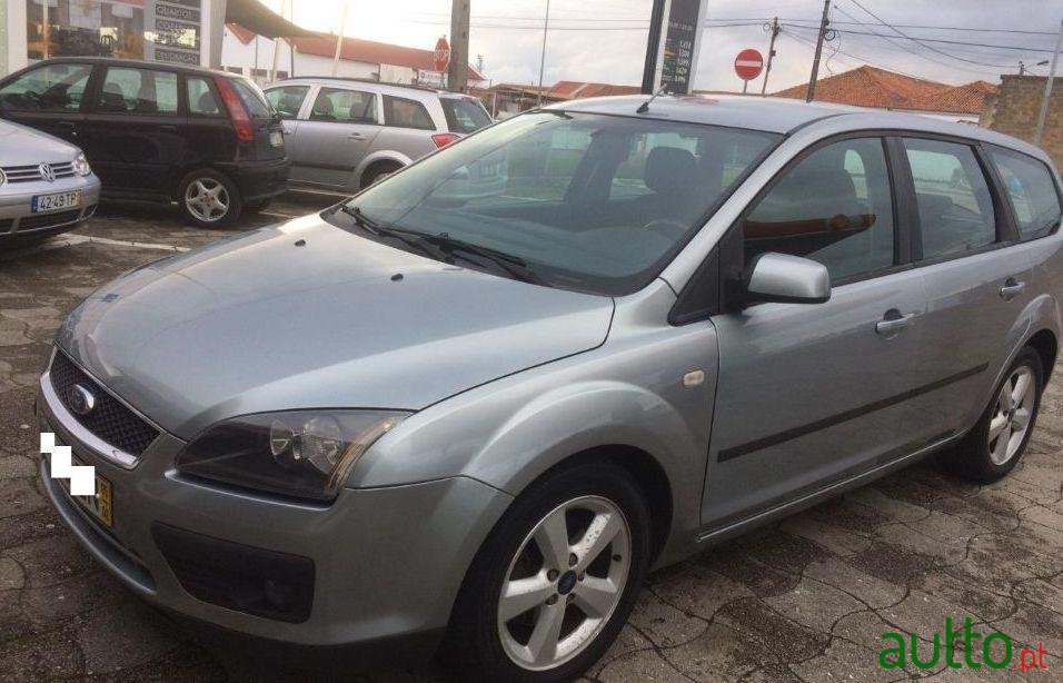 2005' Ford Focus Sw photo #3