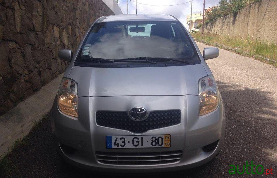 2008' Toyota Yaris photo #2