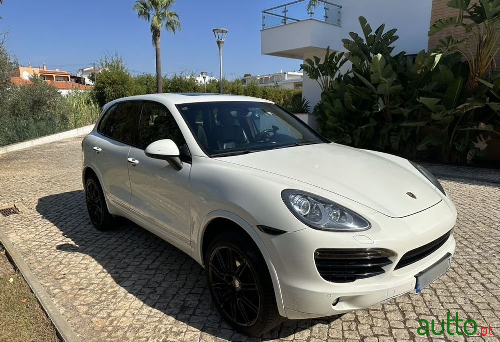 2010' Porsche Cayenne Diesel Tiptronic S photo #2