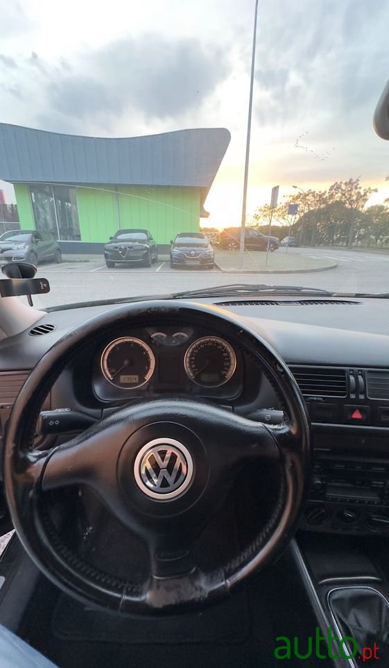 2001' Volkswagen Bora photo #2