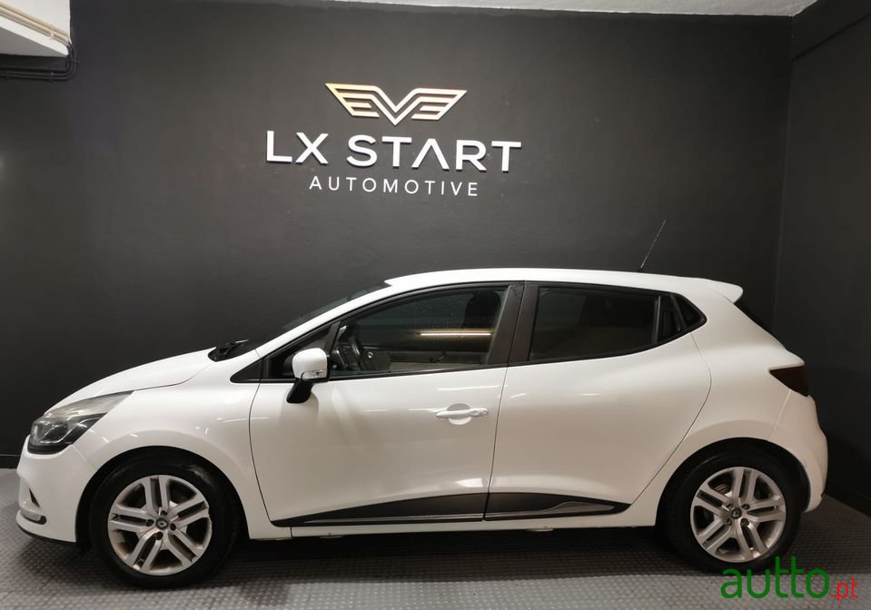 2016' Renault Clio photo #2