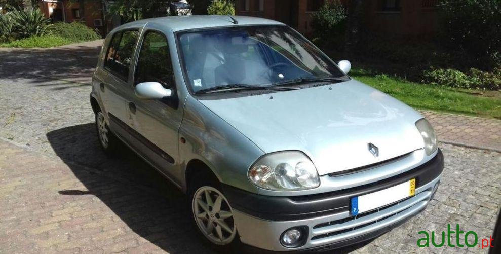 2000' Renault Clio 1.4 16V Rxe photo #1