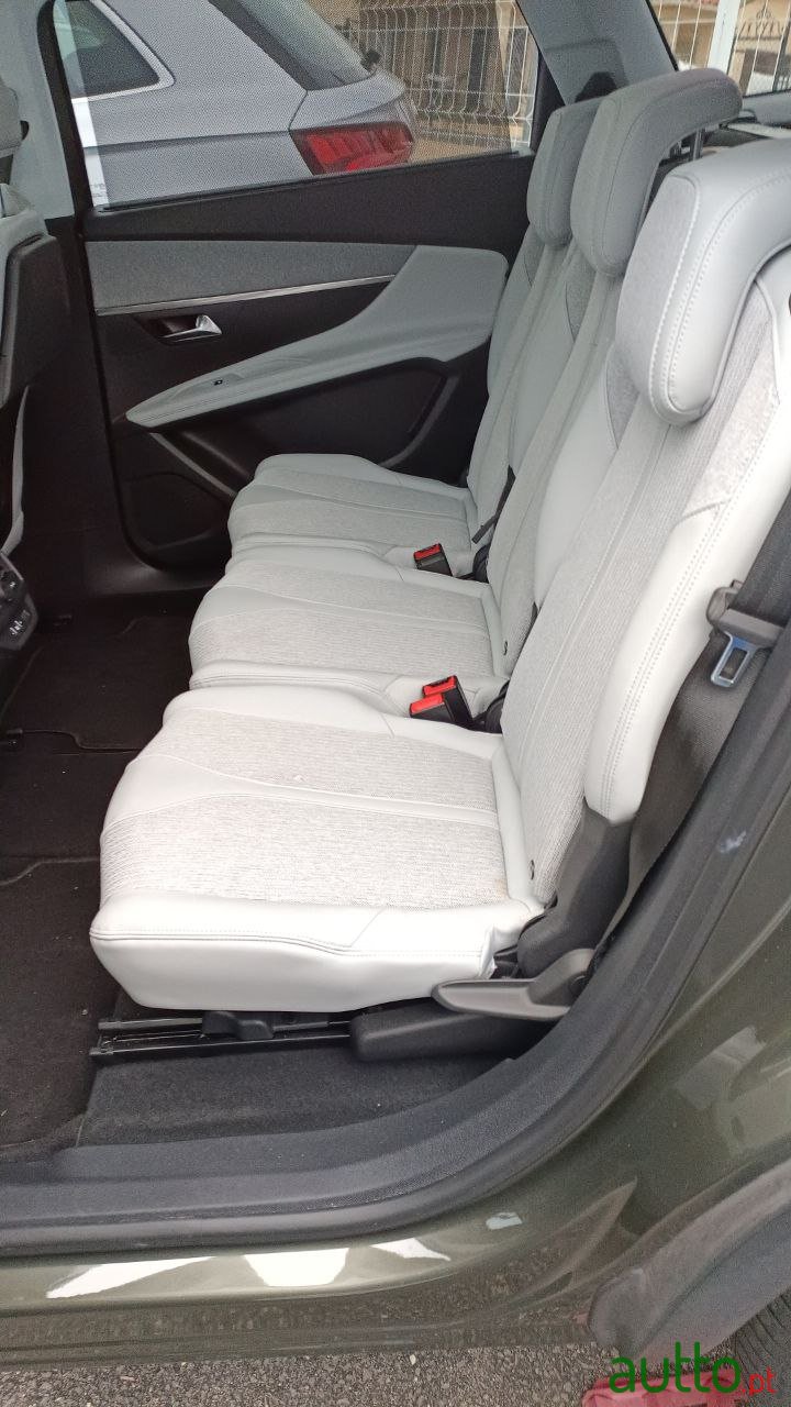 2018' Peugeot 5008 photo #3