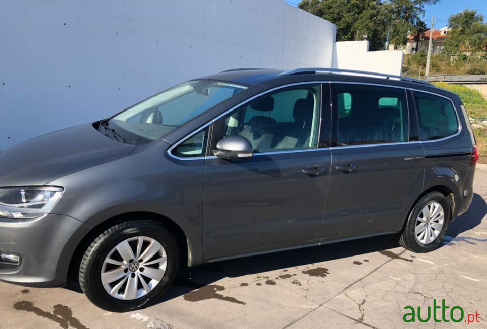 2016' Volkswagen Sharan photo #4