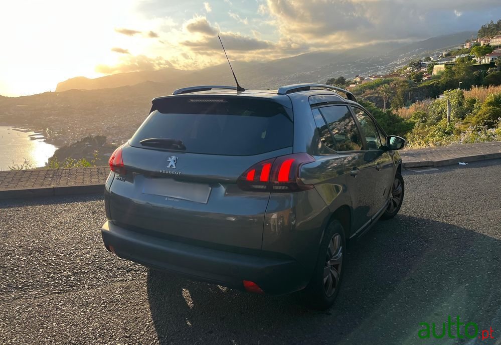 2018' Peugeot 2008 photo #3