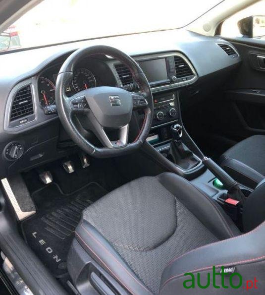 2016' SEAT Leon photo #2