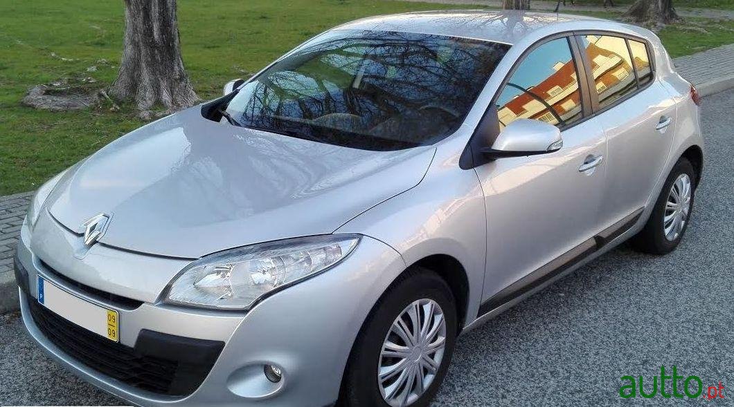 2009' Renault Megane photo #2