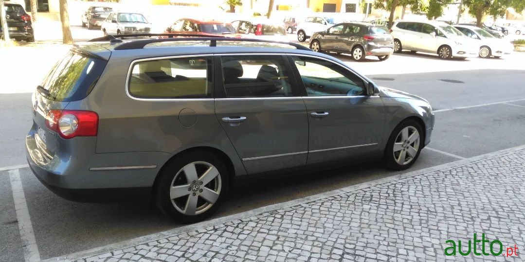 2007' Volkswagen Passat photo #1