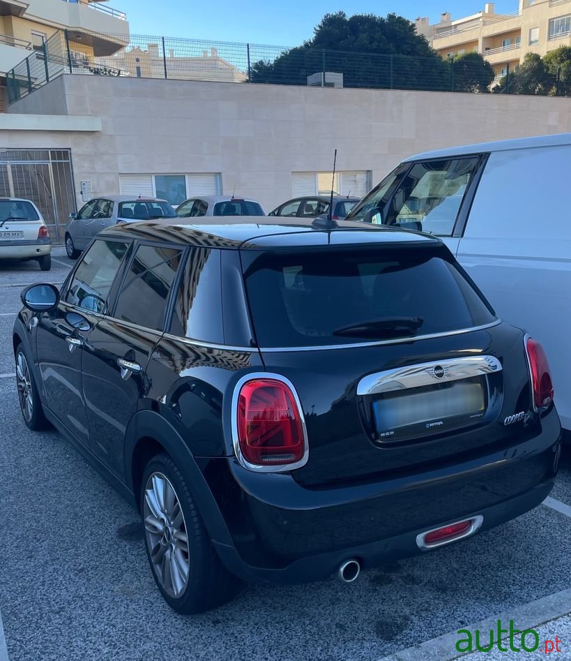 2019' MINI Cooper D photo #3