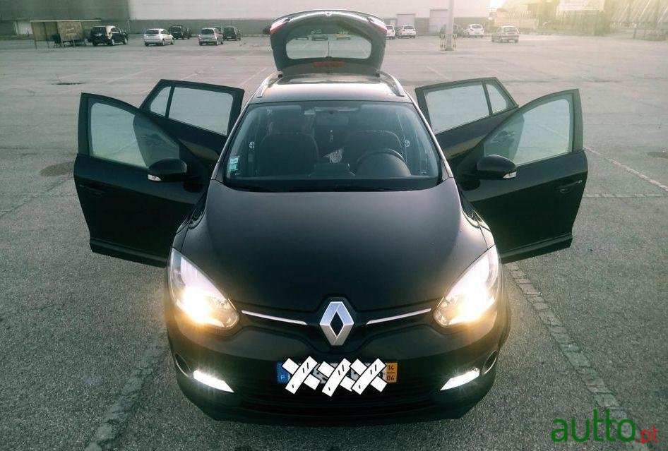 2014' Renault Megane Sport Tourer photo #3