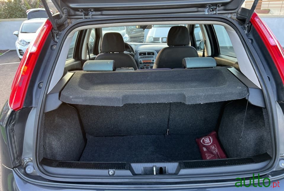 2009' Fiat Grande Punto photo #5