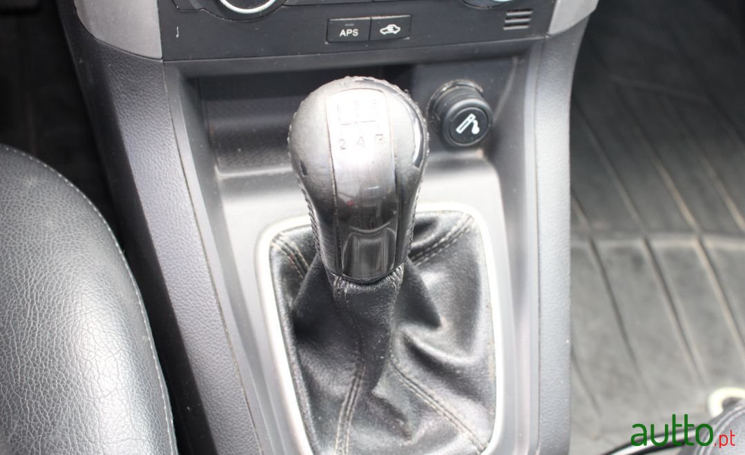 2007' Chevrolet Captiva photo #3