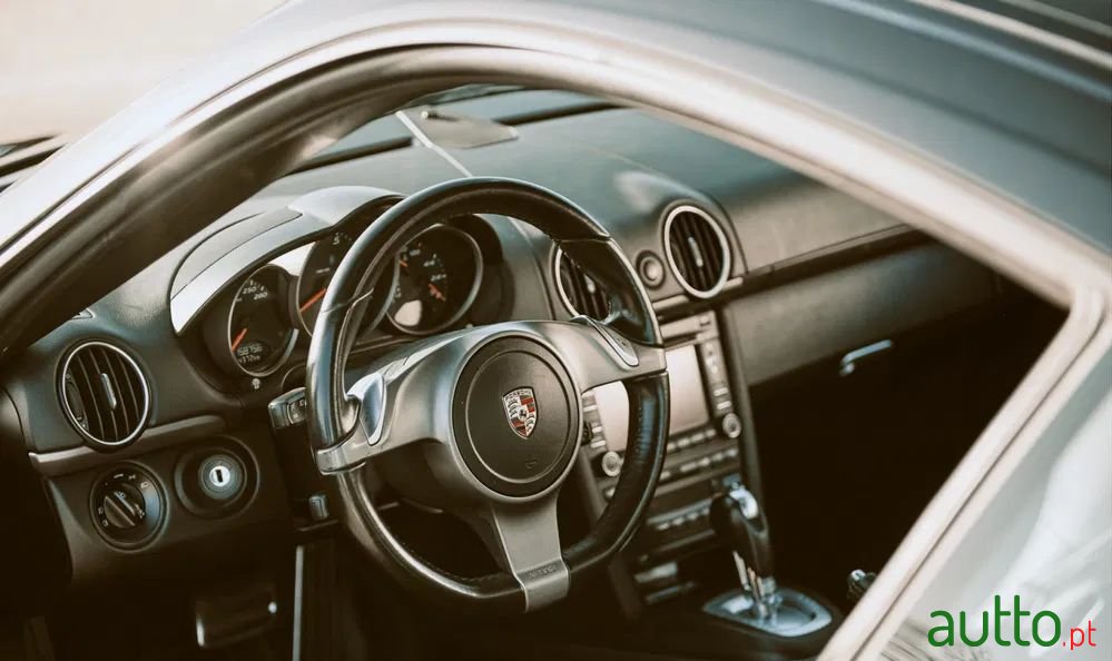 2010' Porsche Cayman photo #2