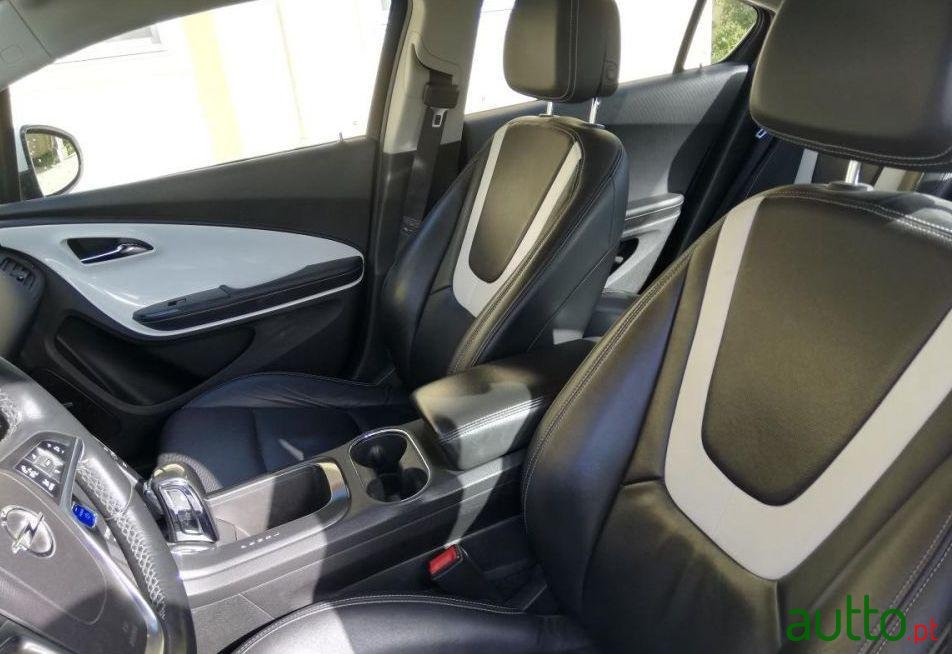 2012' Opel Ampera photo #2