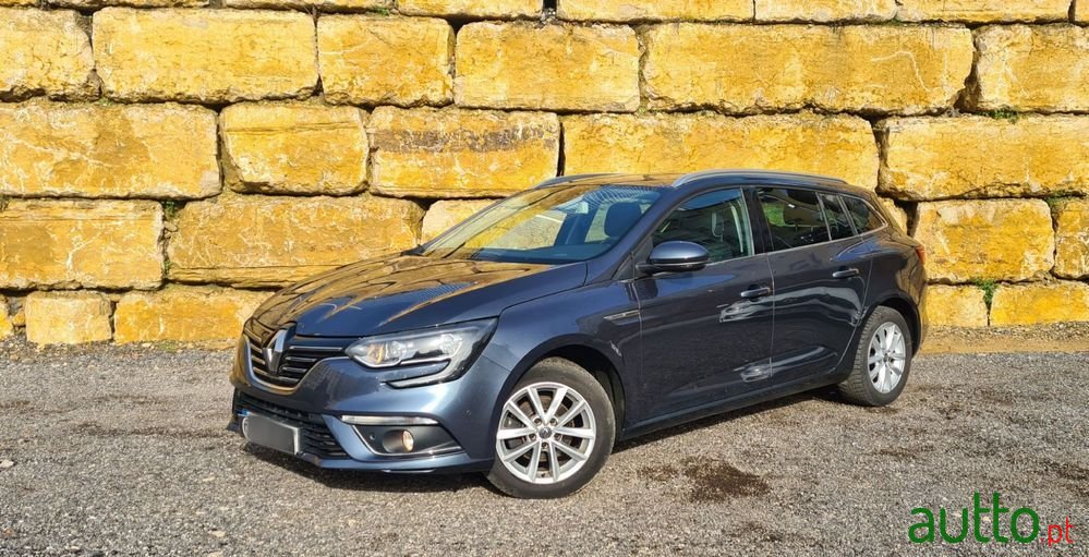 2017' Renault Megane Sport Tourer for sale. Chaves, Portugal
