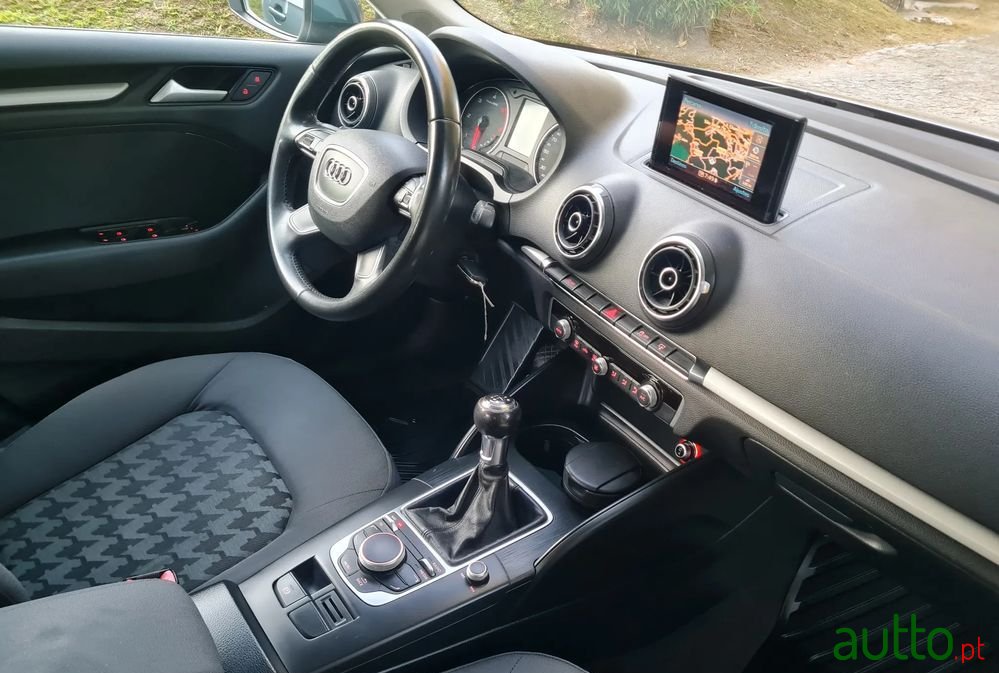 2015' Audi A3 Sportback photo #5