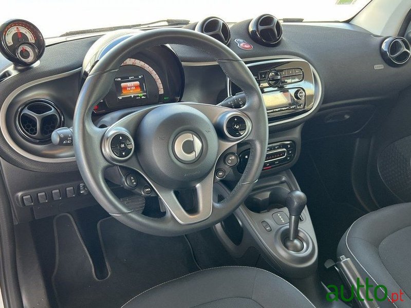2018' Smart Fortwo Electric Drive Passion photo #2