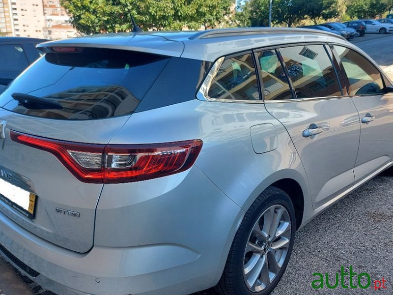 2017' Renault Megane Sport Tourer photo #3