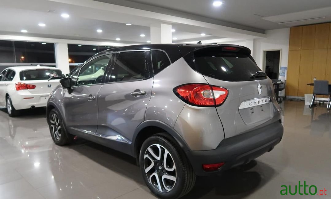 2015' Renault Captur photo #6