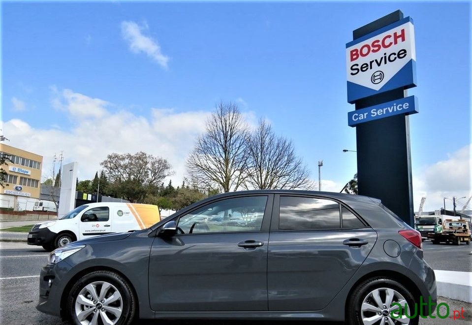 2021' Kia Rio photo #3