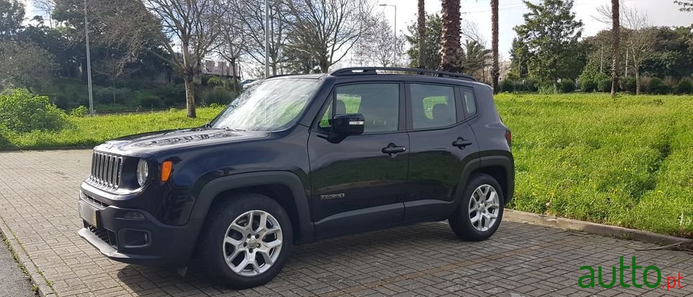 2015' Jeep Renegade photo #2