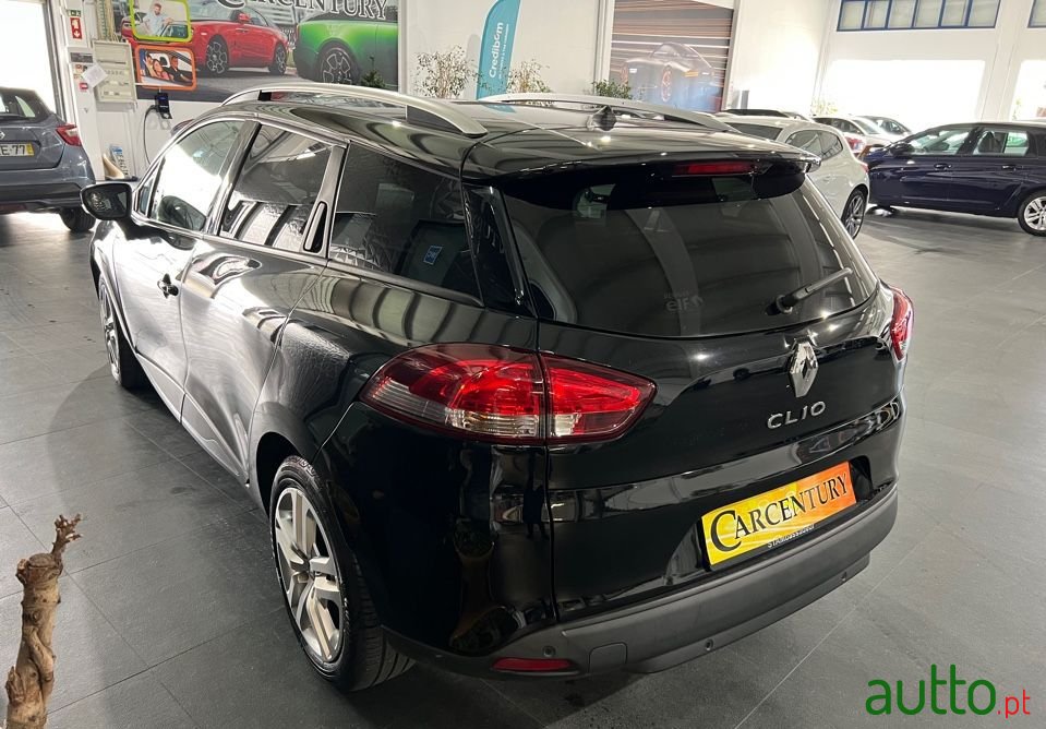 2019' Renault Clio Sport Tourer photo #3