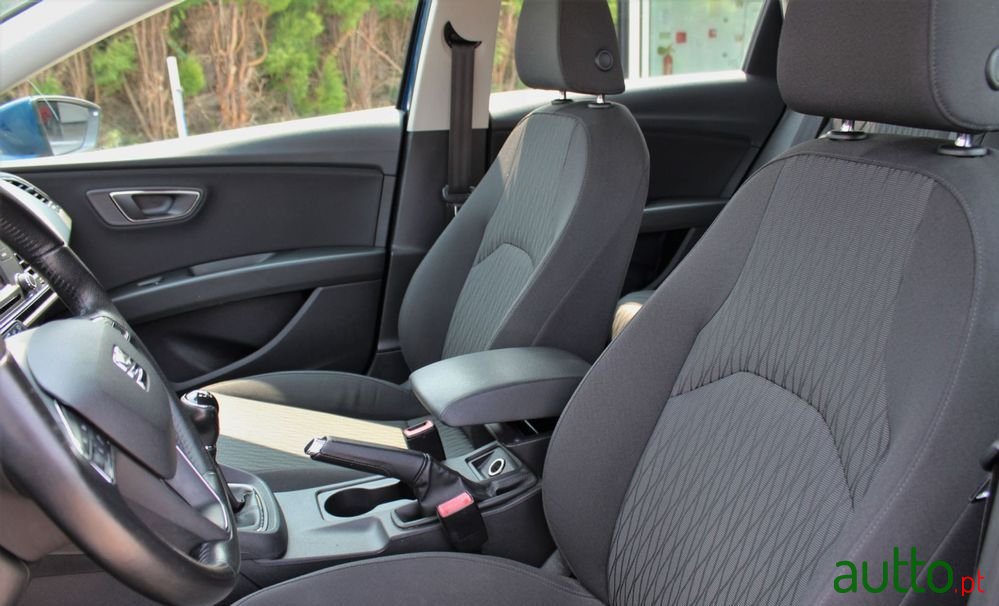 2015' SEAT Leon St photo #6