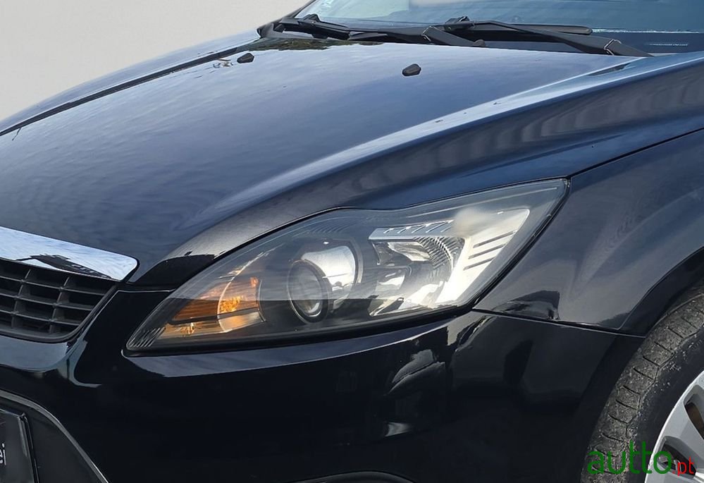 2010' Ford Focus Sw photo #5