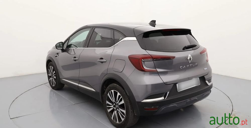 2021' Renault Captur photo #3