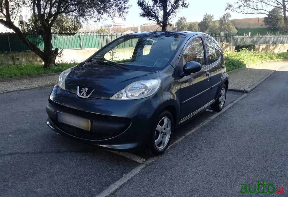 2008' Peugeot 107 1.0 Trendy photo #3