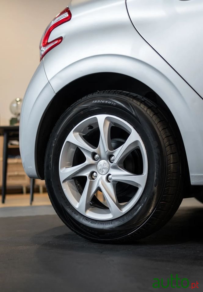 2013' Peugeot 208 1.2 Vti Se Style photo #6