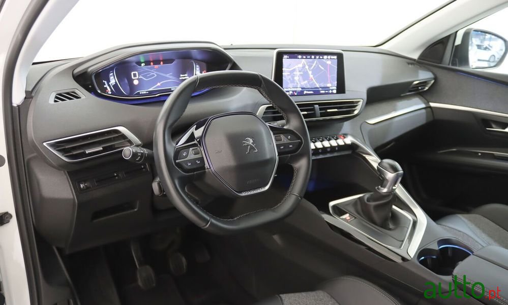 2019' Peugeot 3008 photo #3